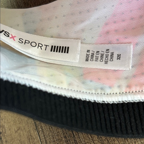 VSX Multicolor Geometric Sports Bra - Picture 2 of 4
